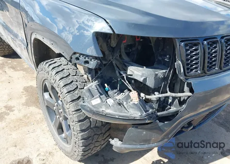 2018 Jeep Grand Cherokee Upland 4X4 из США, поврежденный, VIN 1C4RJFAGXJC403664